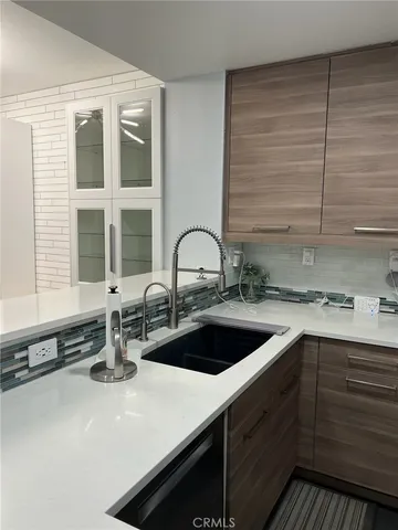 $4,250 | 226 Jeanette Lane, Santa Ana, CA 92705