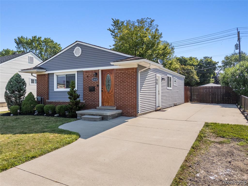 1810 Greenfield Road Berkley, MI 48072 - Photo 26 of 29