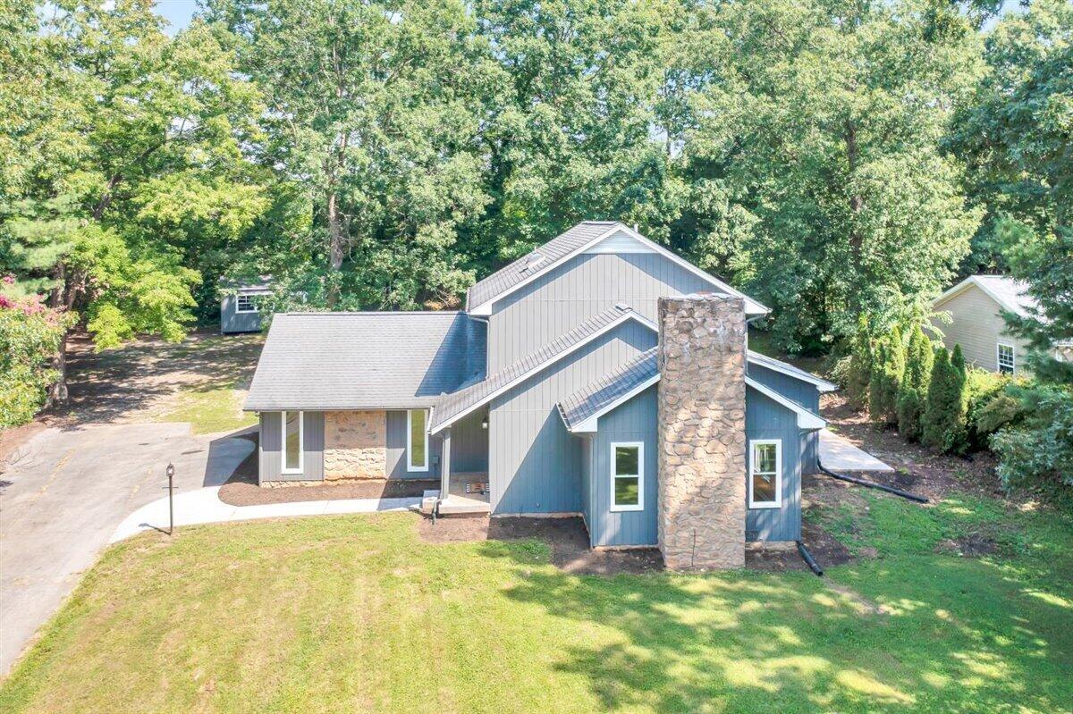 01-422 Willow Creek Rd_01