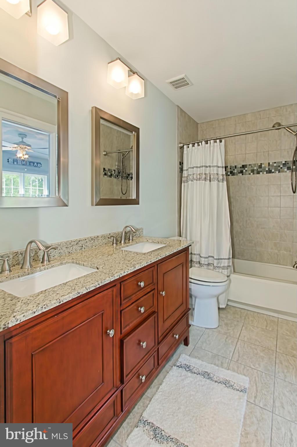9714 Hidden Valley Road Vienna, VA 22181 - Photo 22 of 30 Bath