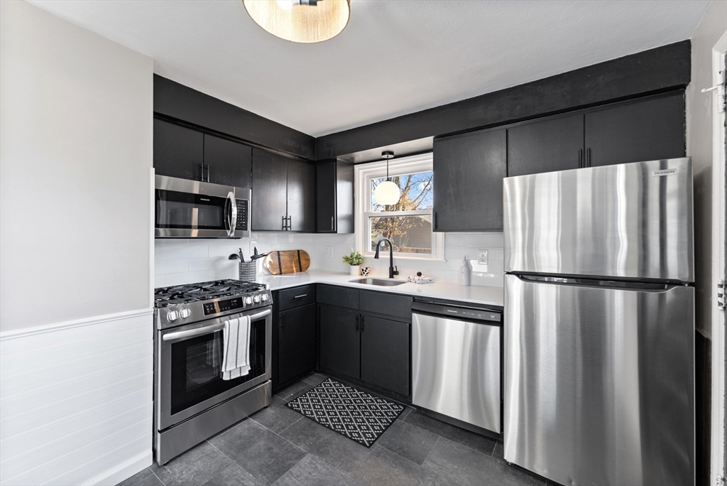 197 Pheland Street Springfield, MA 01109 - Photo 11 of 41 Gallery Image 11