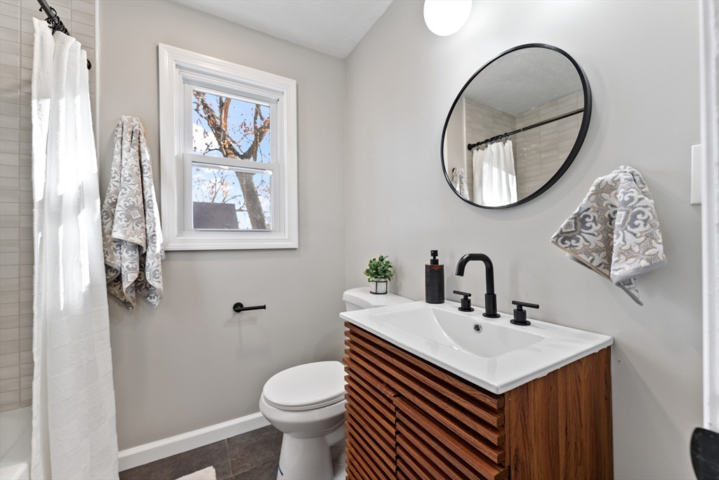 197 Pheland Street Springfield, MA 01109 - Photo 14 of 41 Gallery Image 14