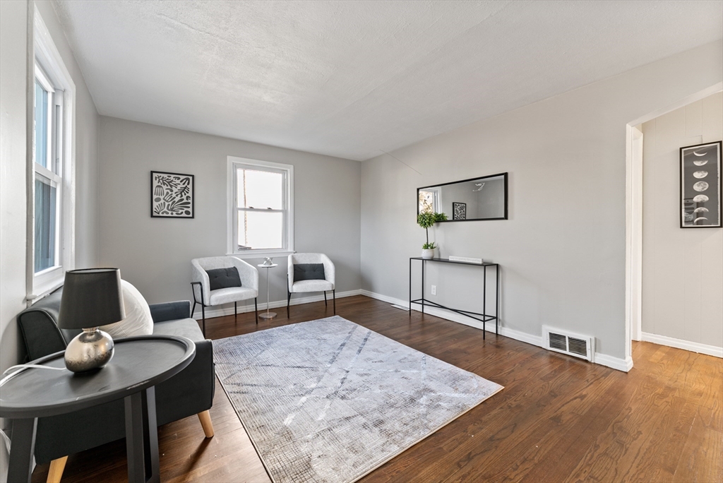 197 Pheland Street Springfield, MA 01109 - Photo 3 of 41 Gallery Image 3