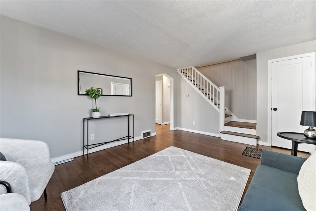 197 Pheland Street Springfield, MA 01109 - Photo 6 of 41 Gallery Image 6