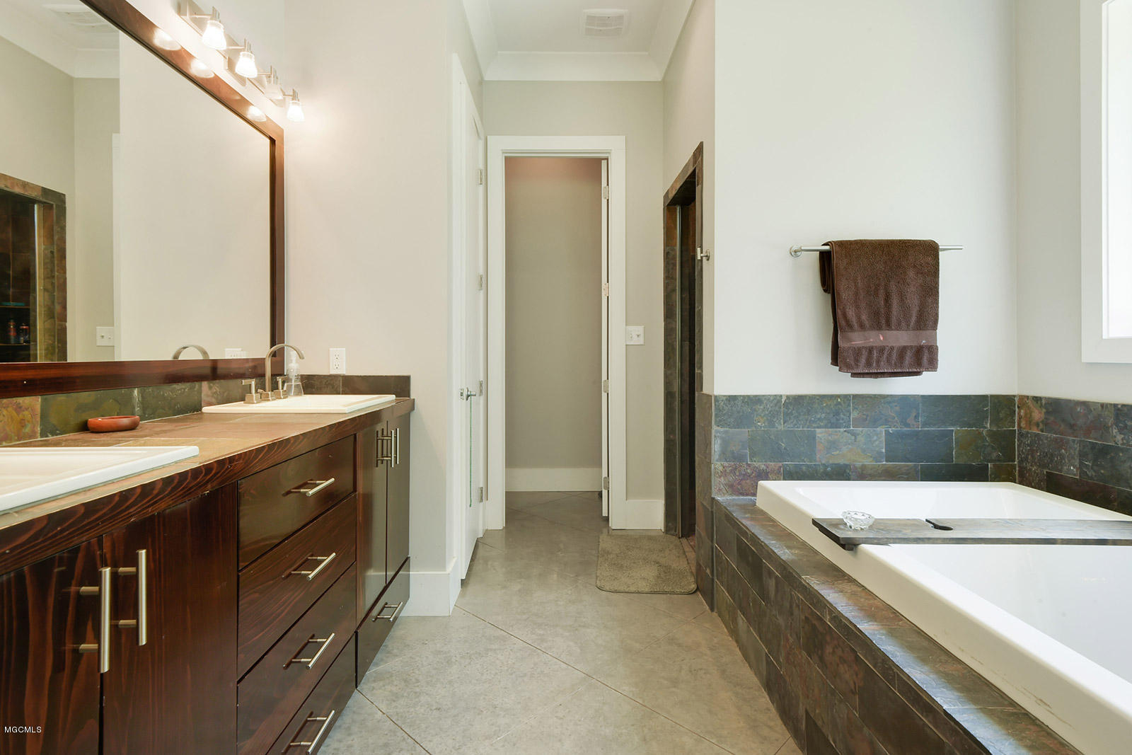 9121 Cleo Smith Road Pass Christian, MS 39571 - Photo 15 of 28 9121 Cleo Smith Master Bath