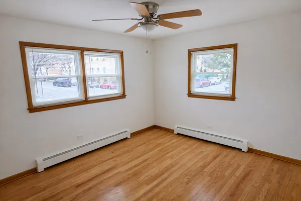 $1,700 | 5834 West Montrose Avenue, Unit 1S, Chicago, IL 60630