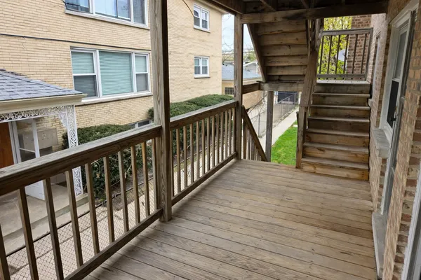 $1,700 | 5834 West Montrose Avenue, Unit 1S, Chicago, IL 60630
