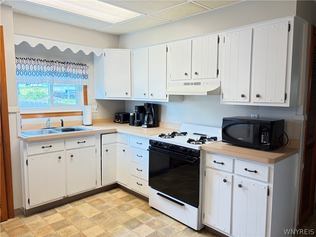 8926 Lake Shore Road Evans, NY 14006 - Photo 24 of 50 Middle House Kitchen
