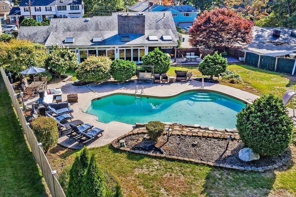 9 Pine Ridge Road Stoneham, MA 02180 - Photo 4 of 29 Gallery Image 4