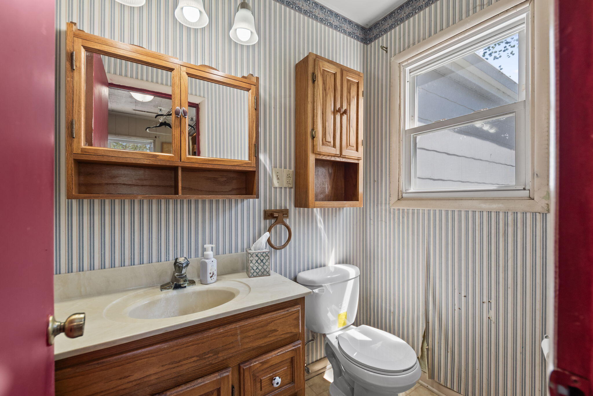 1804 Burlington Beach Road Valparaiso, IN 46383 - Photo 13 of 20 2048x1367