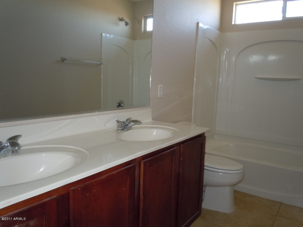 4662 East Pinto Valley Road San Tan Valley, AZ 85143 - Photo 9 of 14 Master Bath