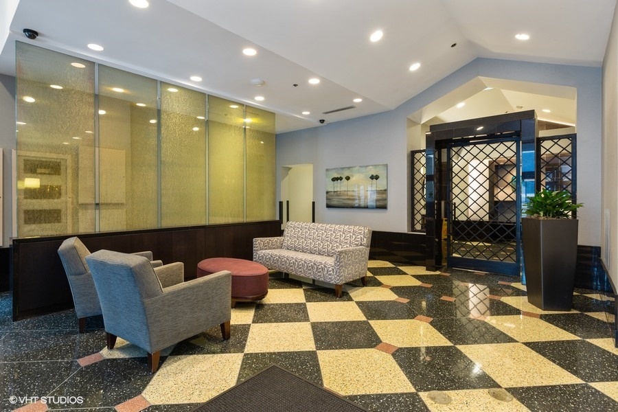 111 West Maple Street, Unit 2408 Chicago, IL 60610 - Photo 2 of 12