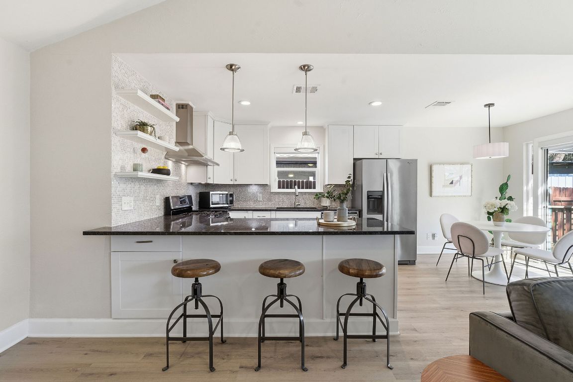 7105 Windrift Way Austin, TX 78745 - Photo 10 of 32