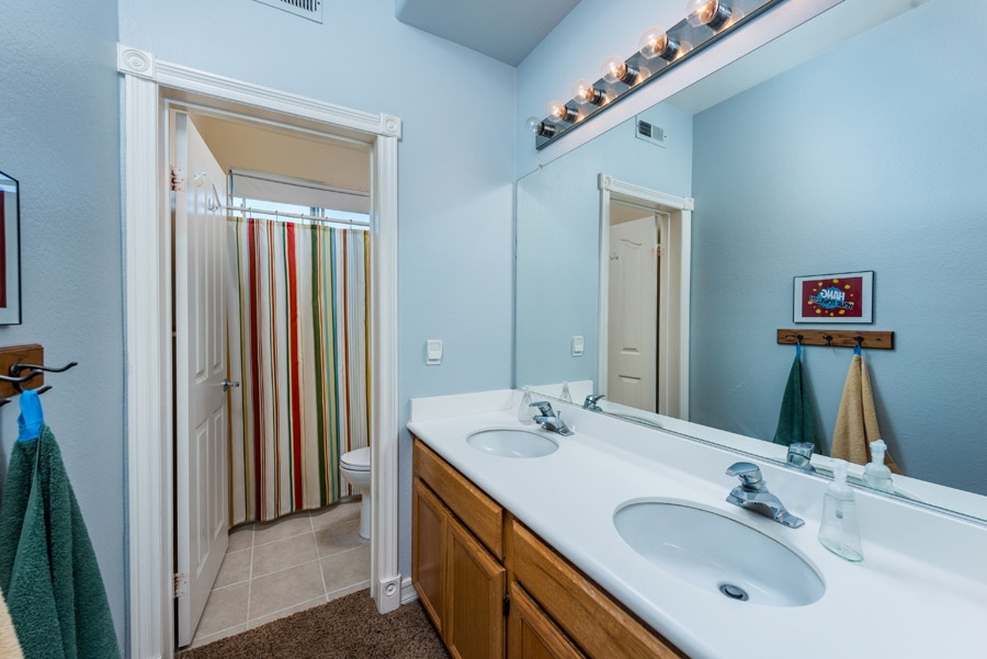 2337 Longfellow Road Carlsbad, CA 92008 - Photo 15 of 25 Second upstairs bath also has dual vanity.
