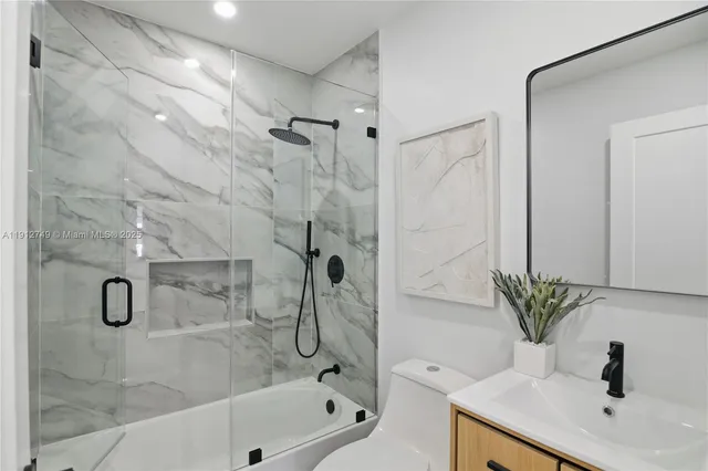 $859,900 | 560 Northeast 110th Terrace, Miami, FL 33161