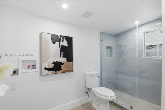 $859,900 | 560 Northeast 110th Terrace, Miami, FL 33161