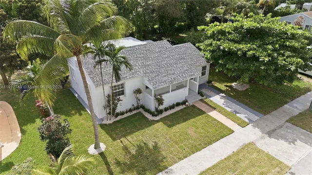 $859,900 | 560 Northeast 110th Terrace, Miami, FL 33161