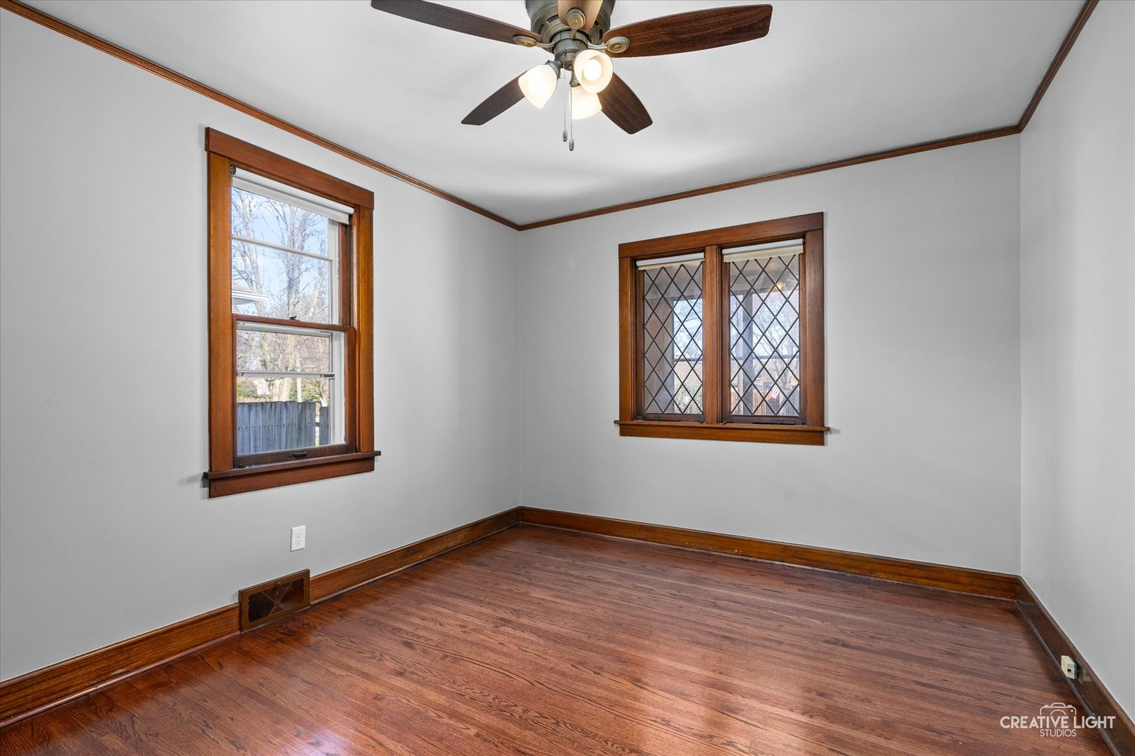 665 Addison Street Elgin, IL 60120 - Photo 12 of 26 Gallery Image 12