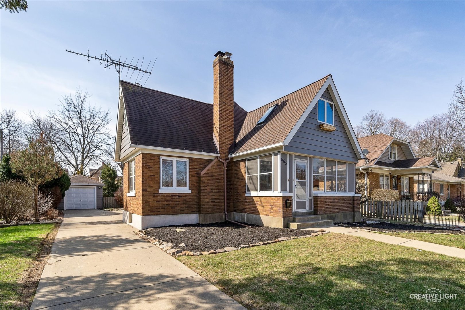 665 Addison Street Elgin, IL 60120 - Photo 2 of 26 Gallery Image 2