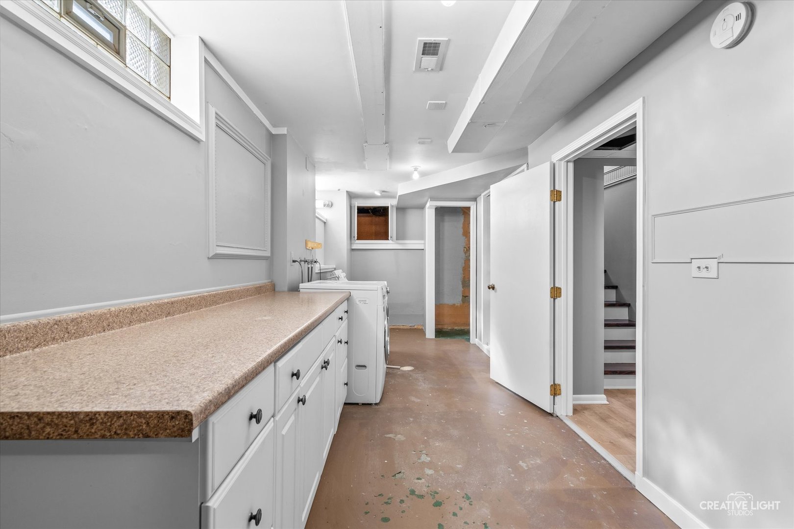 665 Addison Street Elgin, IL 60120 - Photo 21 of 26 Gallery Image 21