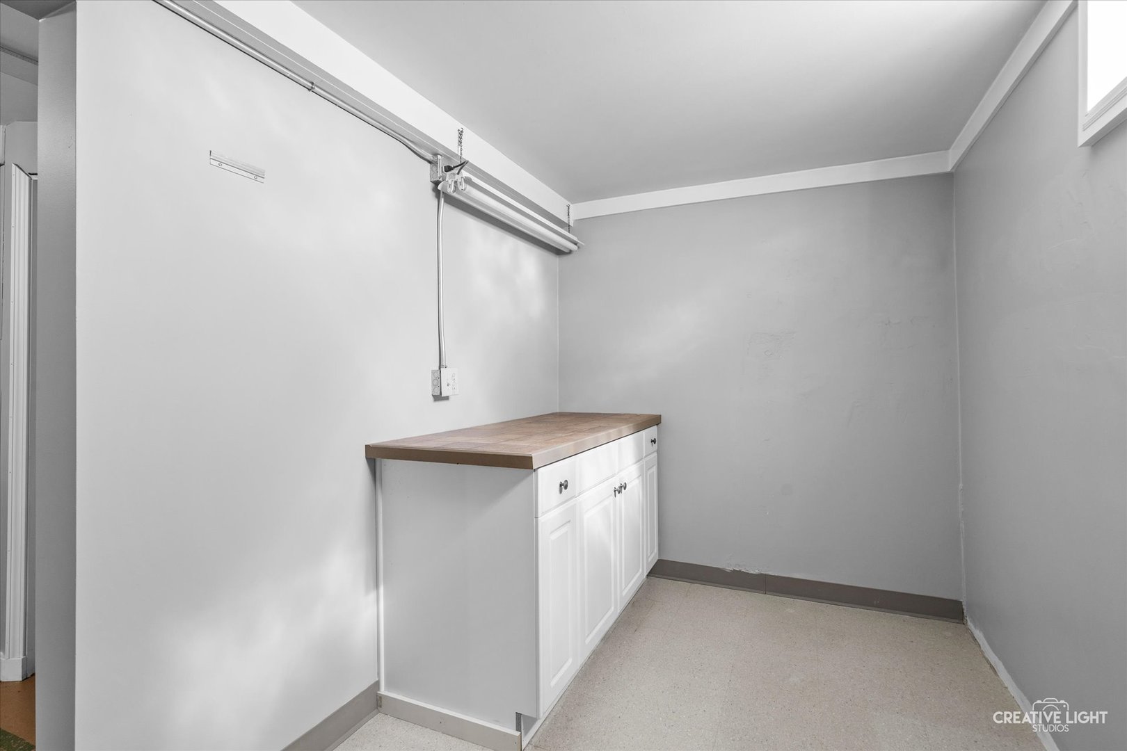 665 Addison Street Elgin, IL 60120 - Photo 22 of 26 Gallery Image 22