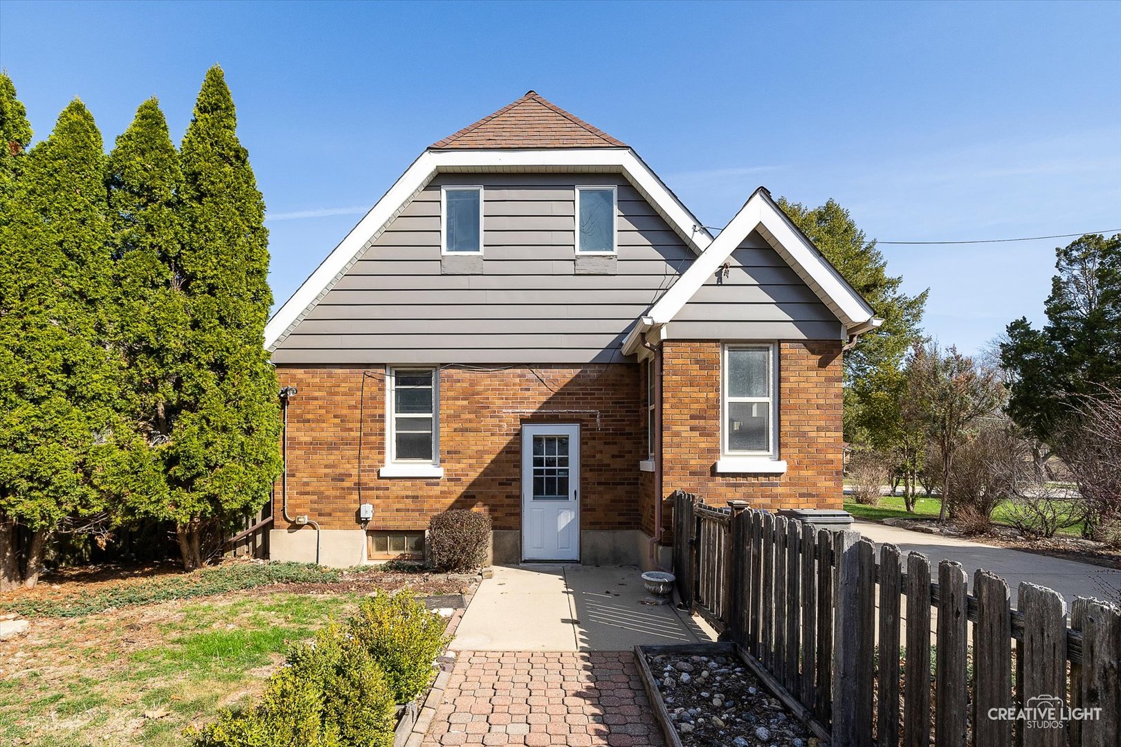 665 Addison Street Elgin, IL 60120 - Photo 24 of 26 Gallery Image 24