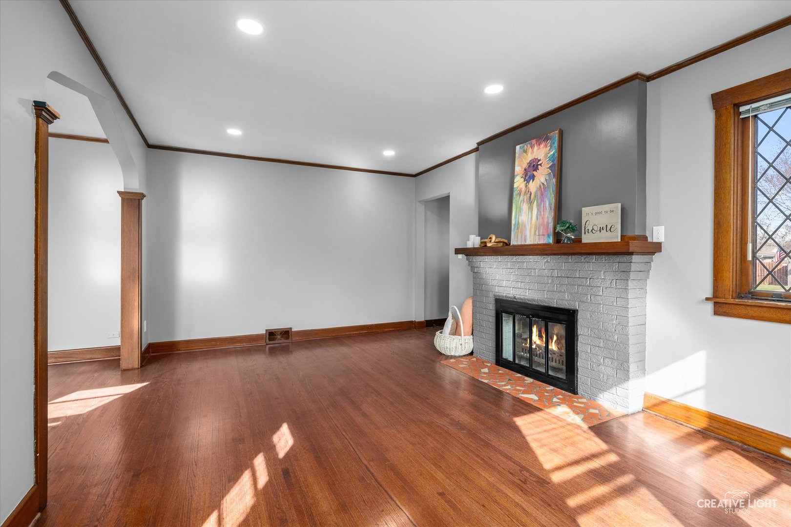 665 Addison Street Elgin, IL 60120 - Photo 4 of 26 Gallery Image 4