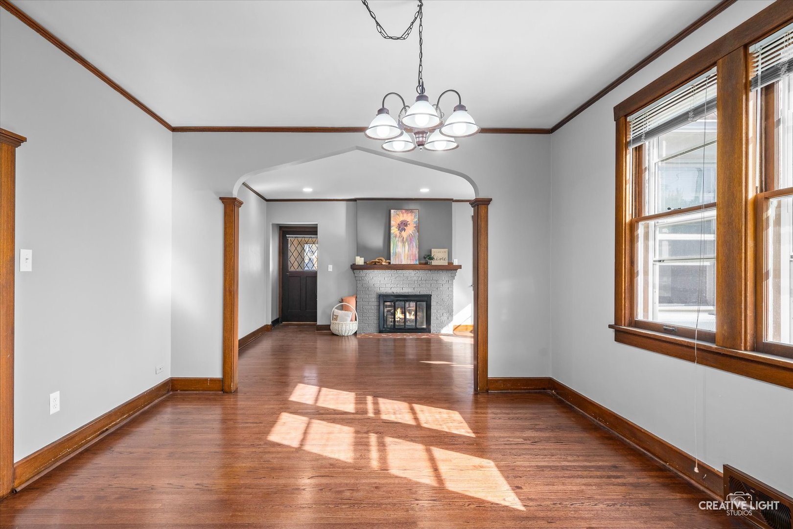 665 Addison Street Elgin, IL 60120 - Photo 6 of 26 Gallery Image 6