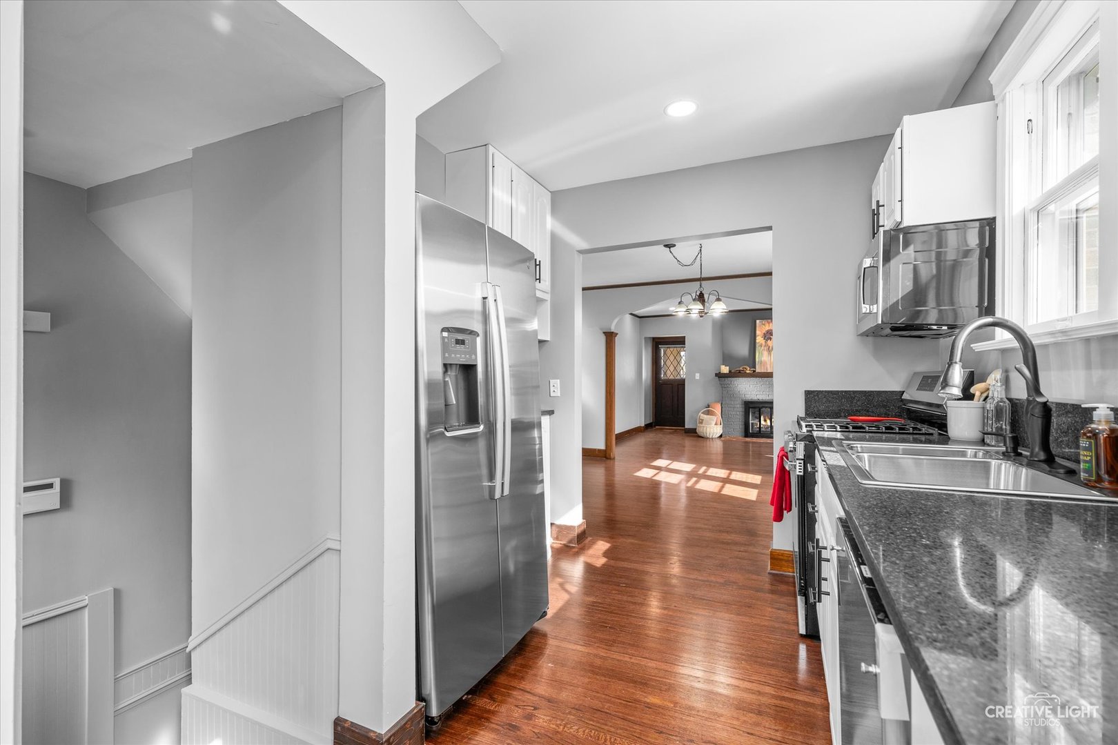 665 Addison Street Elgin, IL 60120 - Photo 9 of 26 Gallery Image 9