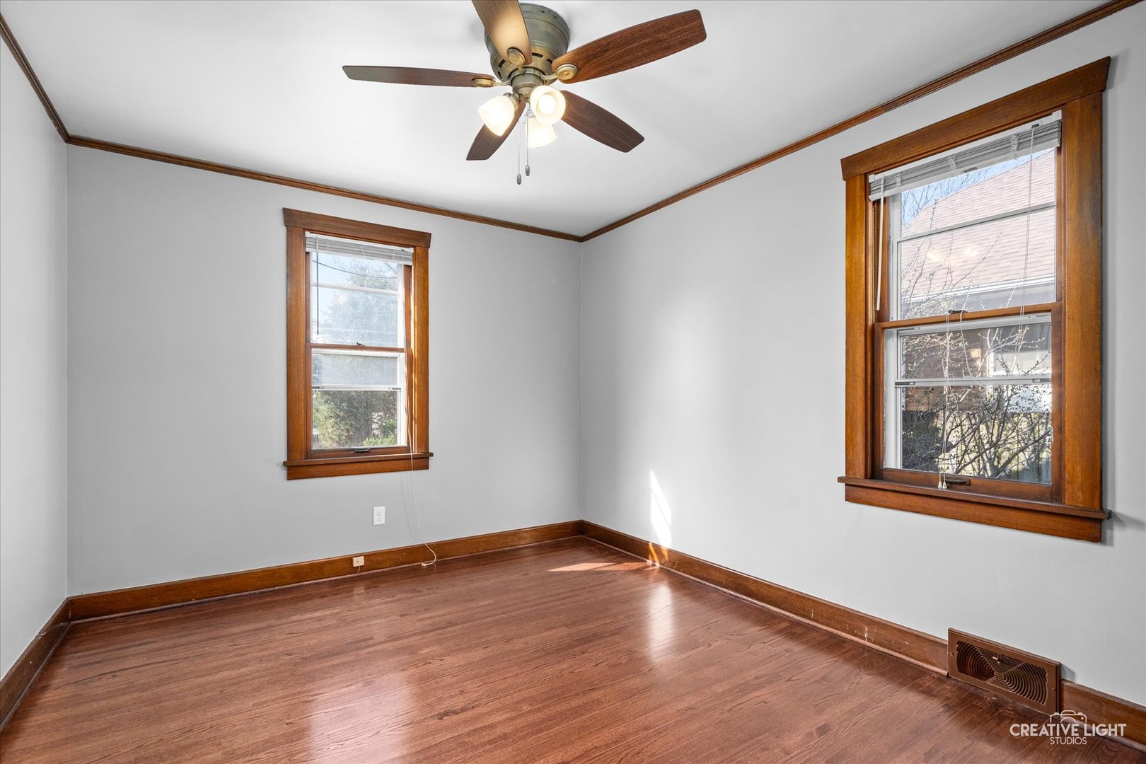 665 Addison Street Elgin, IL 60120 - Photo 10 of 26 Gallery Image 10
