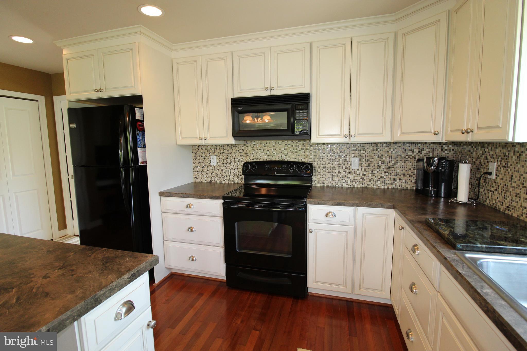 1761 Co Rte 8/4 Berkeley Springs, WV 25411 - Photo 5 of 25 Kitchen