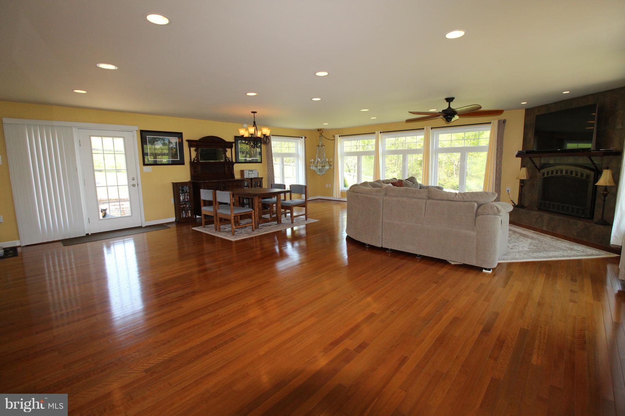 1761 Co Rte 8/4 Berkeley Springs, WV 25411 - Photo 7 of 25 Family Room