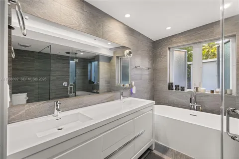 $2,100,000 | 3001 Southwest 4th Avenue, Miami, FL 33129