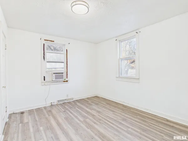 $110,000 | 411 North Madison Street, Lincoln, IL 62656