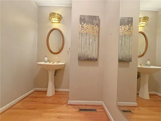 $349,000 | 103 Northwest Golfview Drive, Blue Springs, MO 64014