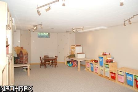 388 Hampshire Road Akron, OH 44313 - Photo 22 of 25
