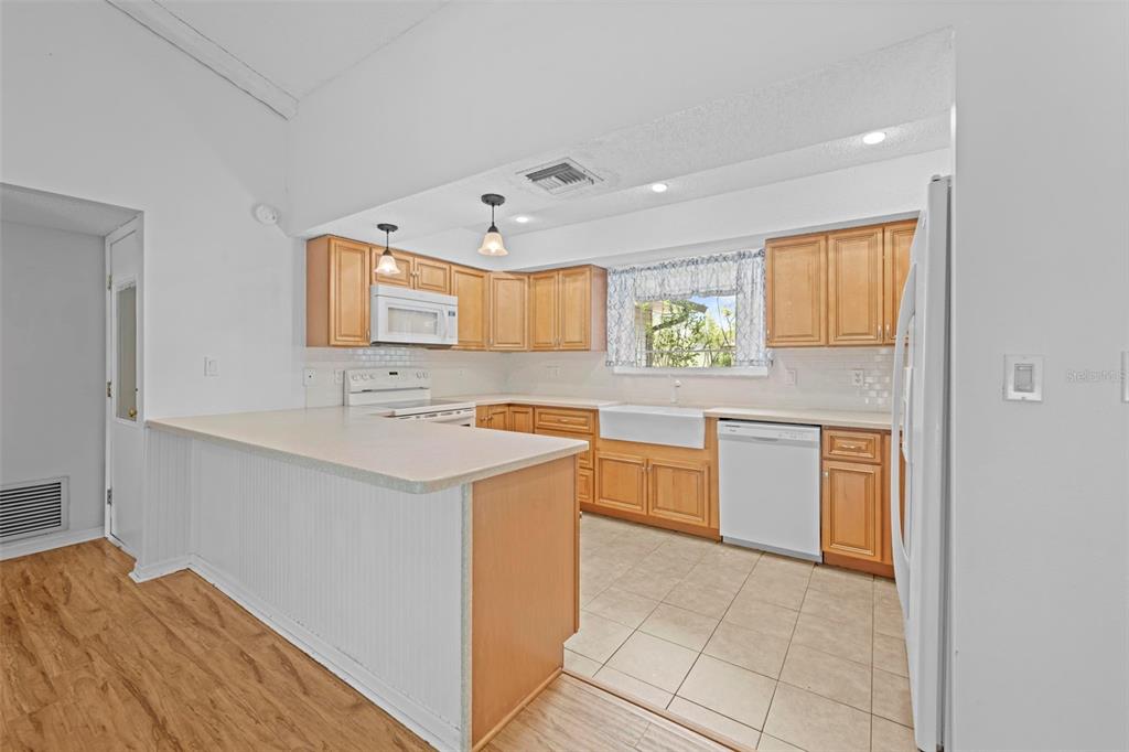 7401 Galloway Road Weeki Wachee, FL 34613 - Photo 15 of 56