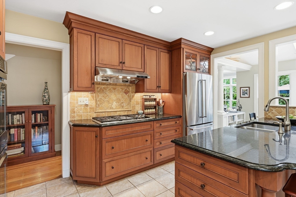 164 Farmington Road Longmeadow, MA 01106 - Photo 10 of 42