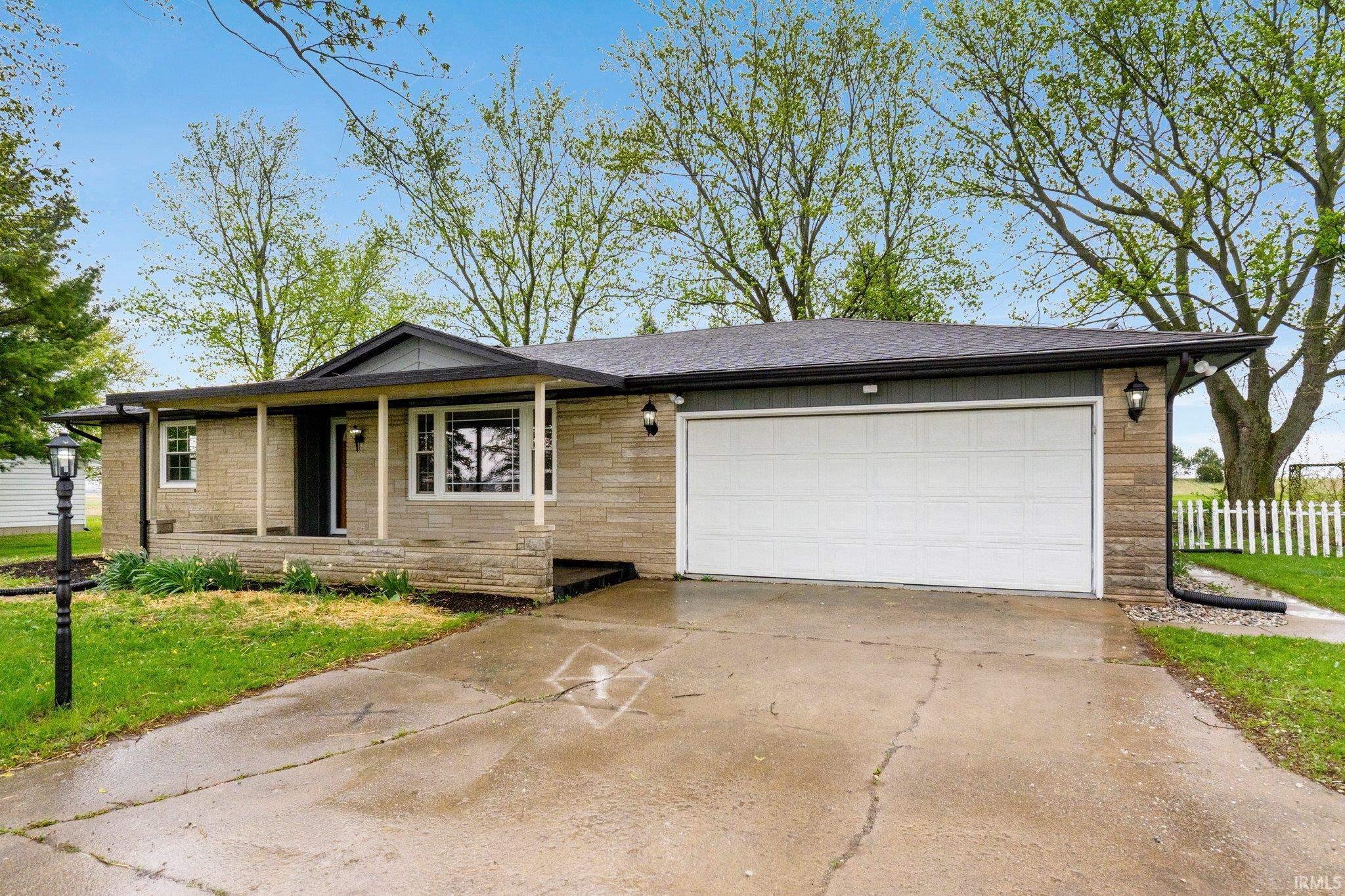 9231 Minnich Road Fort Wayne, IN 46816 - Photo 2 of 32