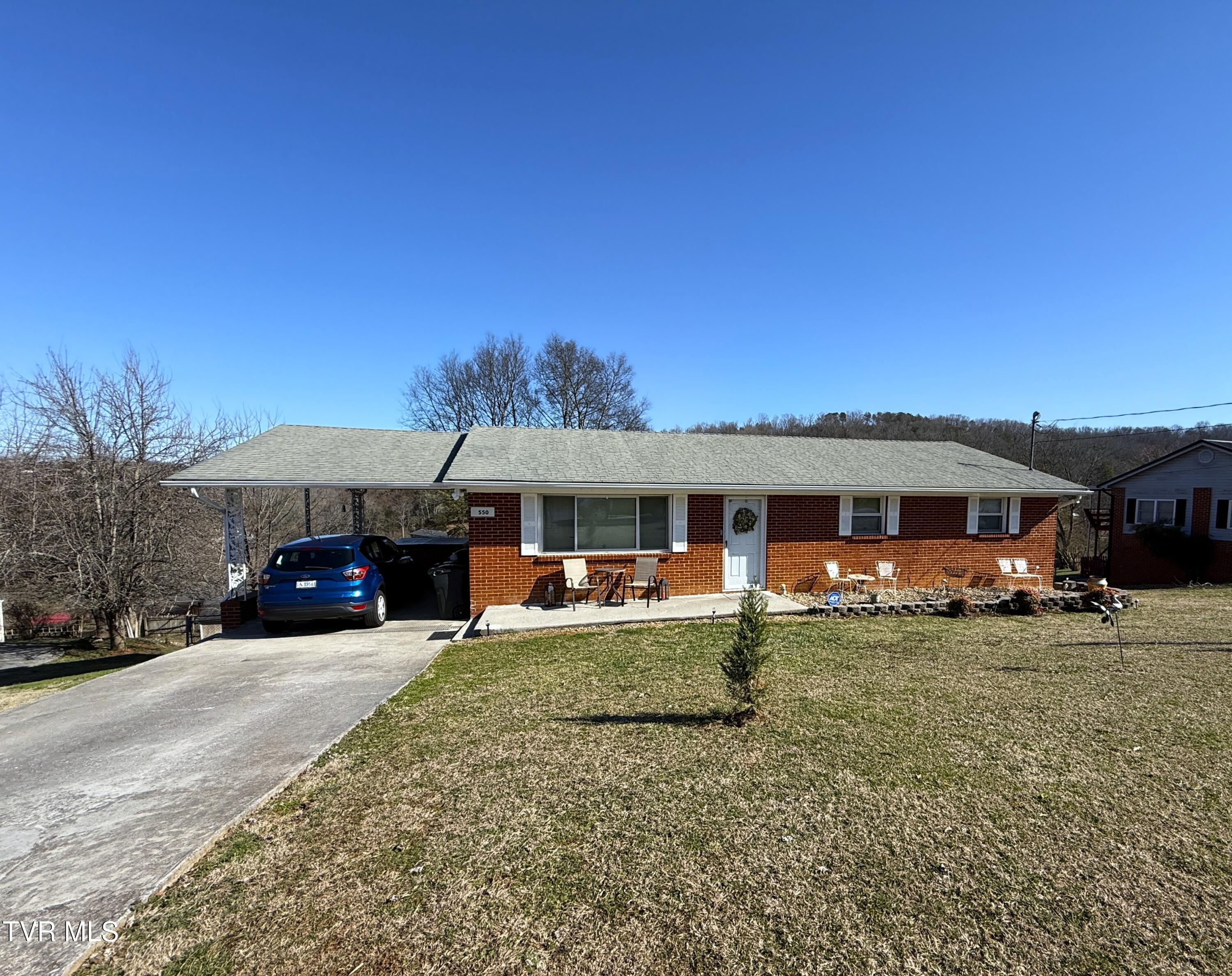 550 Summit Ridge Drive Newport, TN 37821 - Photo 3 of 32 3