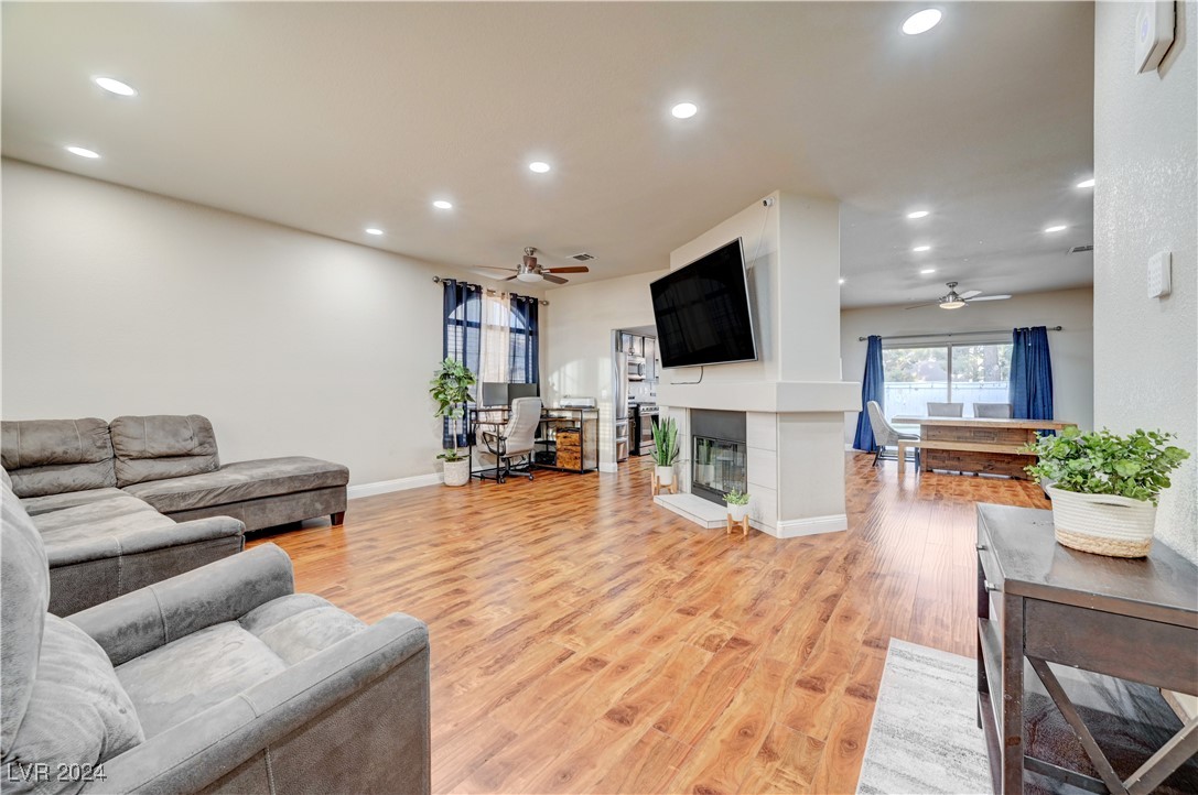 732 Rocky Trail Road Henderson, NV 89014 - Photo 3 of 33