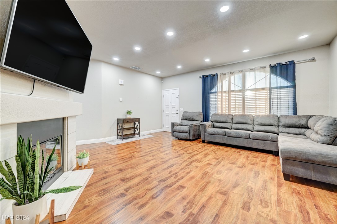 732 Rocky Trail Road Henderson, NV 89014 - Photo 4 of 33