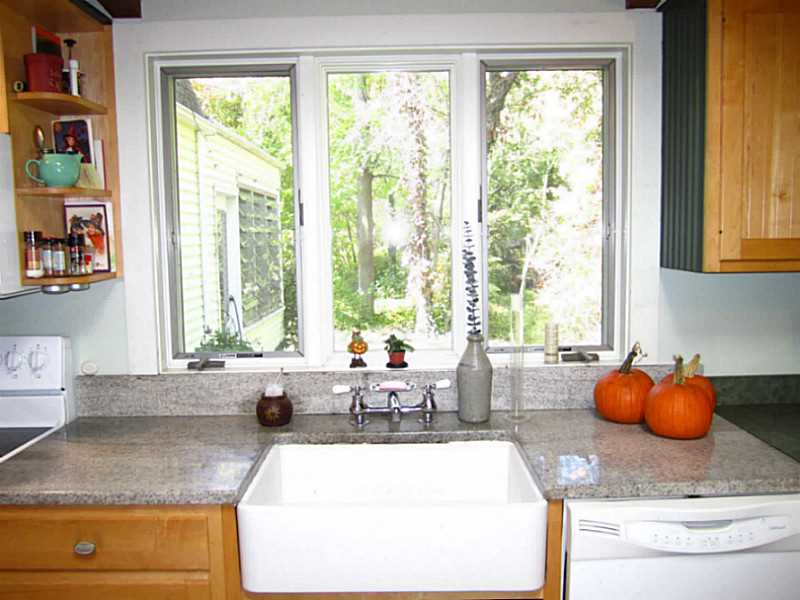 491 Spring Green Road Warwick, RI 02888 - Photo 3 of 25 Kitchen.