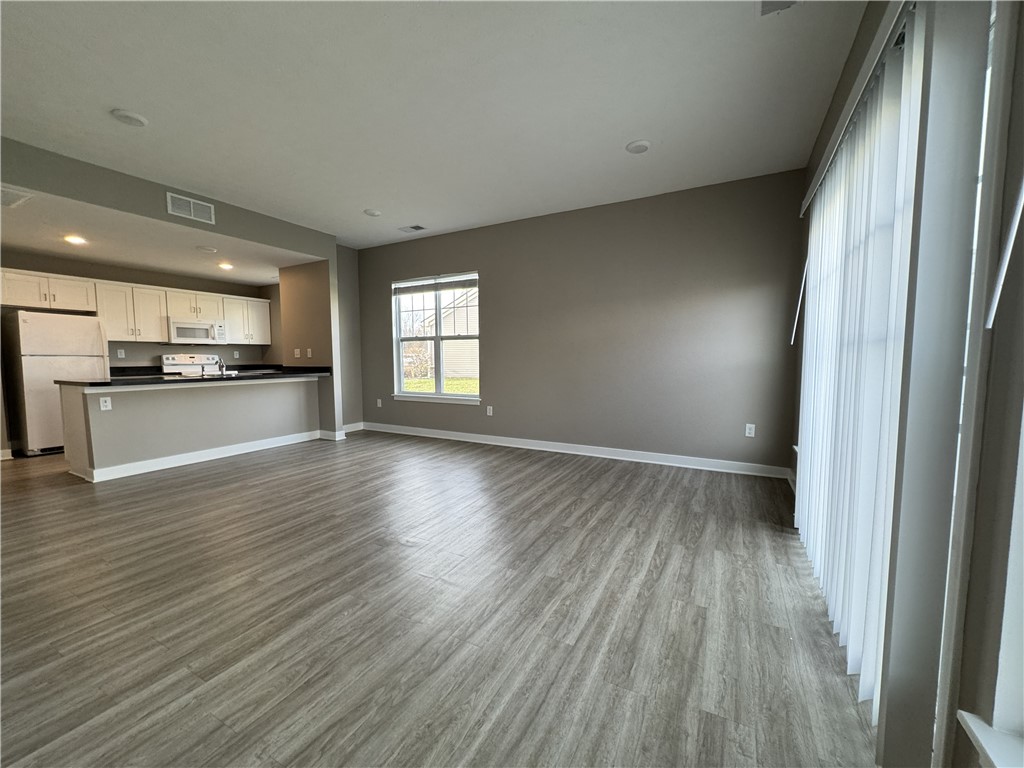 29 Grn Spg Lane Ogden, NY 14624 - Photo 9 of 22 Another view of a typical great room