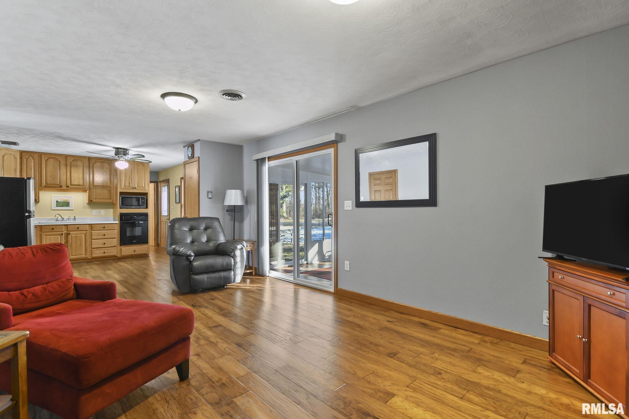 64 Sumner Lane Springfield, IL 62707 - Photo 3 of 38 Gallery Image 3