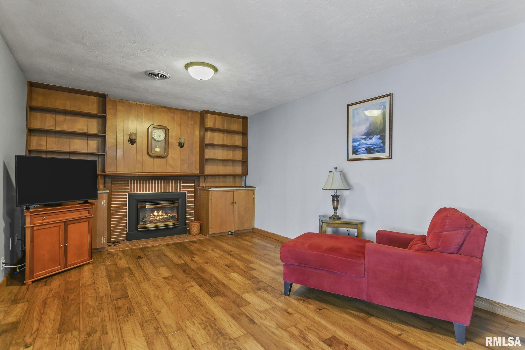 64 Sumner Lane Springfield, IL 62707 - Photo 4 of 38 Gallery Image 4
