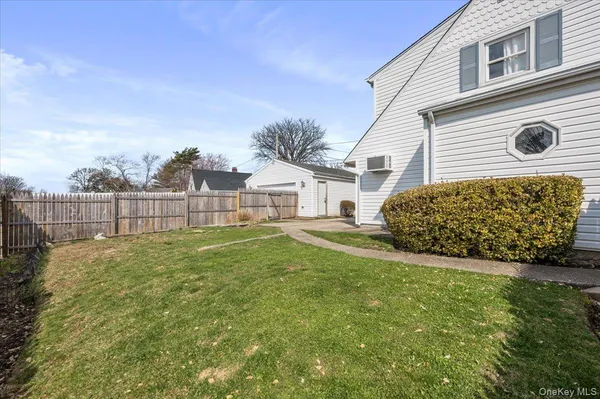 $599,000 | 38 Celestial Lane, Levittown, NY 11756