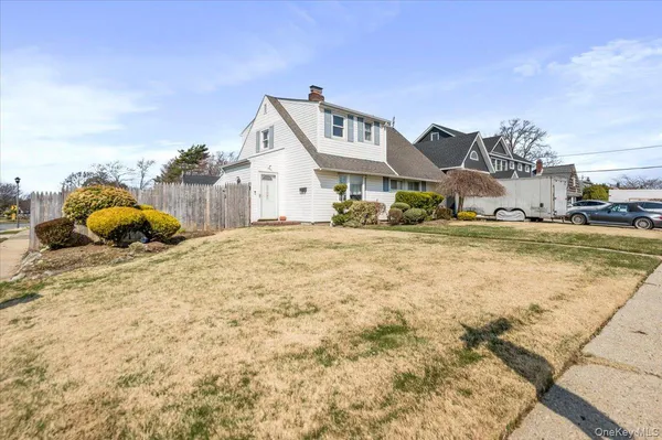 $599,000 | 38 Celestial Lane, Levittown, NY 11756