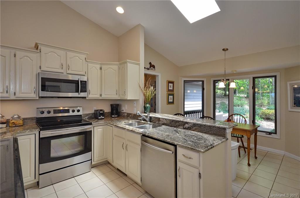 4521 Cove Loop Road Hendersonville, NC 28739 - Photo 9 of 22 Gallery Image 9