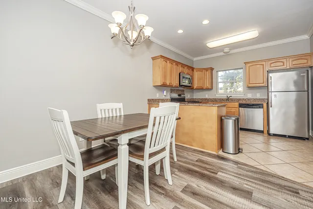 $199,999 | 219 Armand Oaks, Ocean Springs, MS 39564